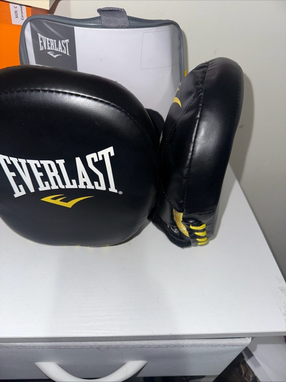 Everlast Black with Yellow Accent Elite Mini Mitts - Picture 2 of 4